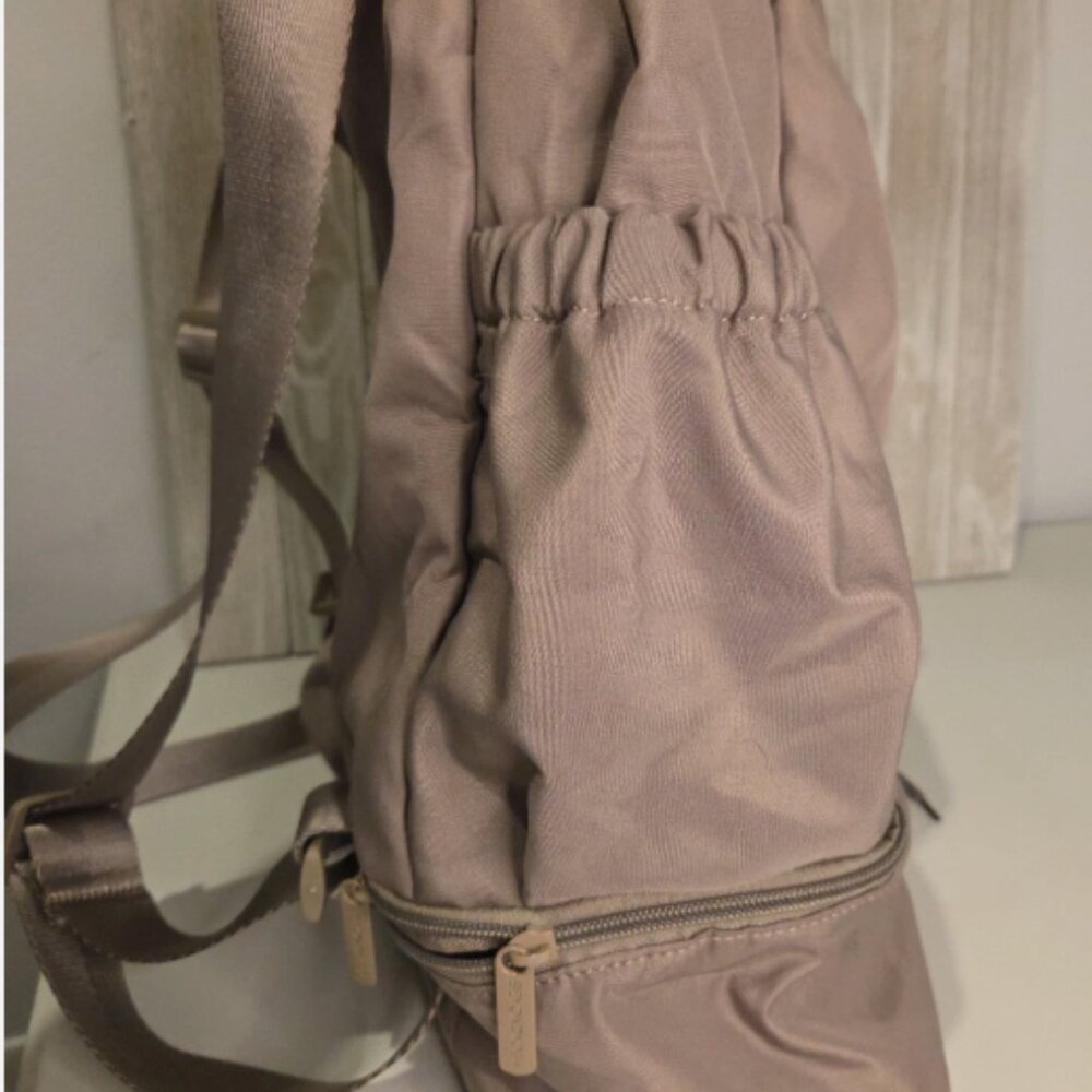 BEYOND YOGA Convertible Backpack Gym Bag Tote BIRCH (Taupe) - Picture 7 of 8